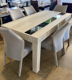 Mesa Benicio Melamina Helsinki Detalle de Vidrio 1.80 x 0.90