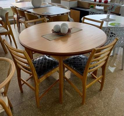 Juego Mesa Extensible Redonda Paraíso 1.20 a 1.60 + 4 Sillas Serena Pana Gris