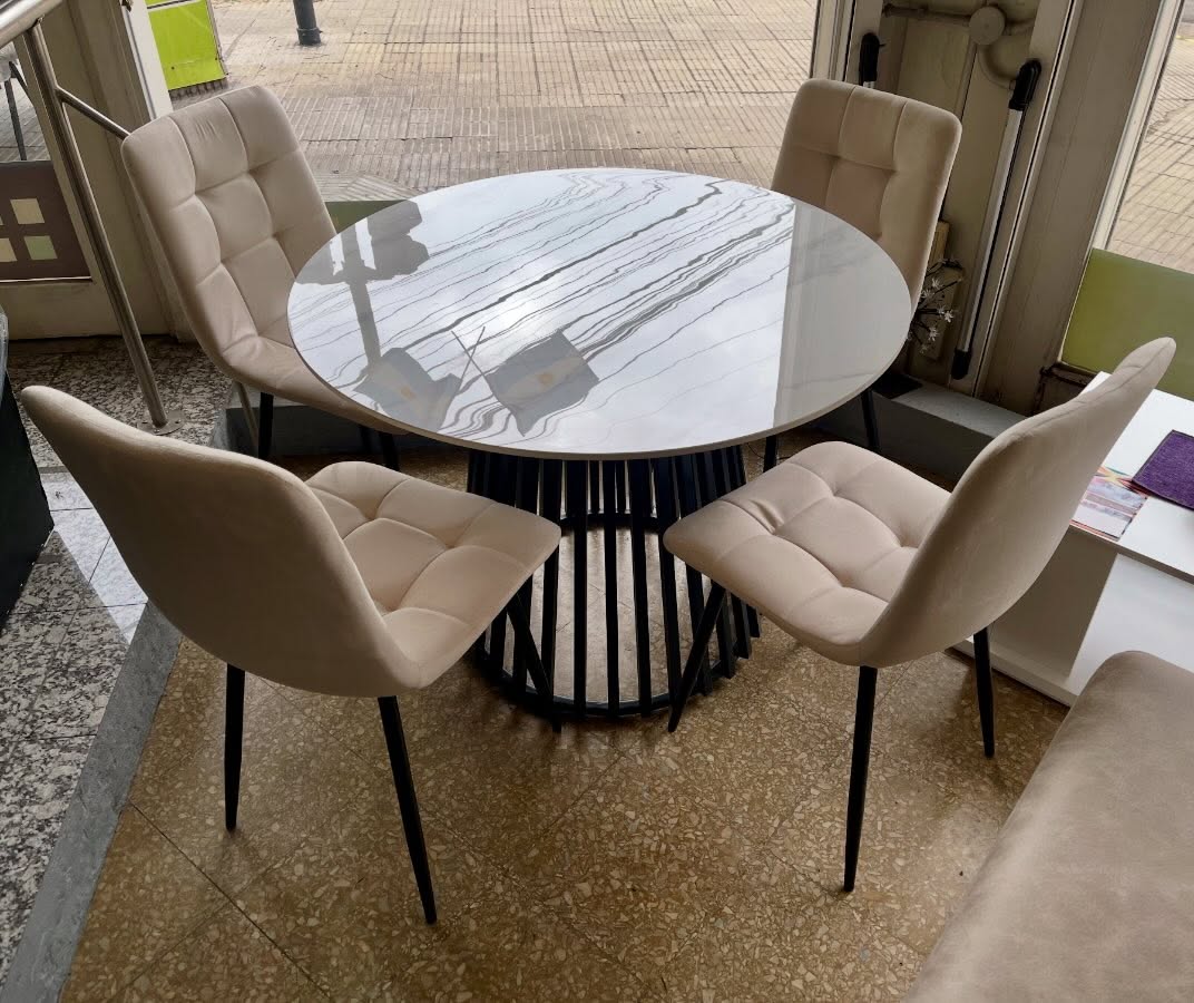 Juego Mesa Saarinen Neolith 1.00 diam. + 4 Sillas Venecia Pana Beige