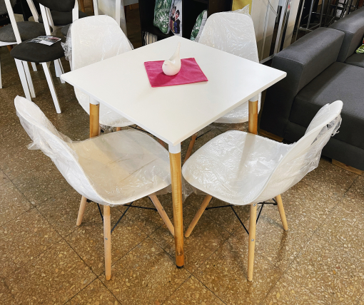 Juego Mesa Eames 0.70 x 0.70 + 4 Sillas Eames Blancas