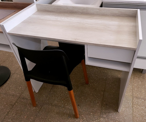 Set Escritorio Melamina Combinado Helsinki con cajón 0.93 + Silla Milano Negra