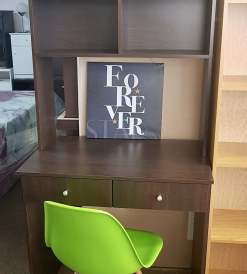 Escritorio Melamina Wengue 2 cajones lineales con alzada 1.00