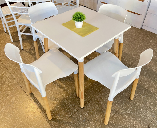 Juego Mesa Eames 0.70 x 0.70 + 4 Sillas Milano Blancas