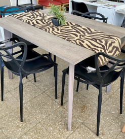 Juego Mesa Carmela 1.20 x 0.85 + 4 Sillas Urban Negras