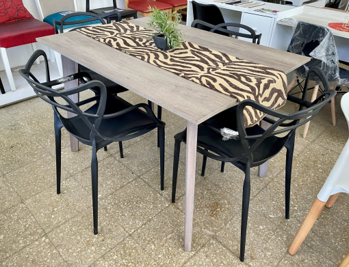 Juego Mesa Carmela 1.20 x 0.85 + 4 Sillas Urban Negras