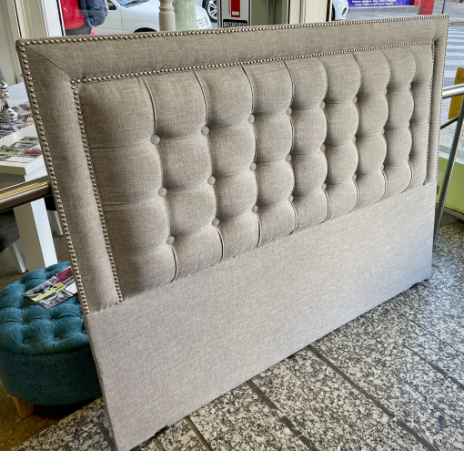 Respaldo Imperio con Tachas 2.00 x 1.20