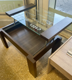 Mesa de Living Revistera Stones Melamina Wengue con vidrio