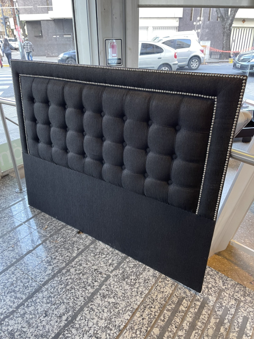 Respaldo Imperio con Tachas 1.60 x 1.20 en Stock