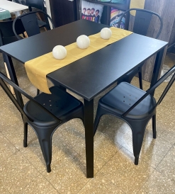 Juego Mesa Milano Negra 0.85 x 0.85 + 4 Sillas Tolix Negras