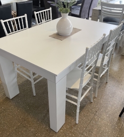 Juego Mesa Melamina Blanca 1.40 x 0.90 + 4 Sillas Tiffany Blancas