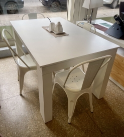 Juego Mesa Melamina Blanca 1.40 x 0.90 + 4 Sillas Tolix Blancas