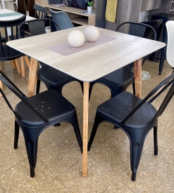 Juego Mesa Nórdica Melamina Helsinki 0.85 x 0.85 + 4 Sillas Tolix Negras