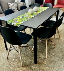 Juego Mesa Milano Negra 1.30 x 0.85 + 6 Sillas Eames Negras