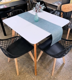 Juego Mesa Nórdica 0.85 x 0.85 + 4 Sillas Nova Tulip Negras