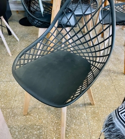 Silla Nova Tulip Negra