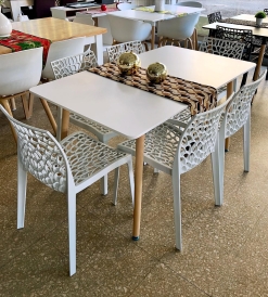 Juego Mesa Eames Laqueada Blanca 1.40 x 0.80 + 6 Sillas Mikonos Blancas