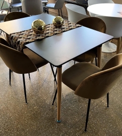 Juego Mesa Eames Laqueada Negra 1.20 x 0.80 + 4 Sillas Monaco Pana Suela