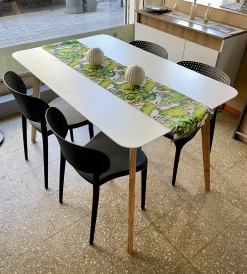 Juego Mesa Nórdica 1.30 x 0.80 + 4 Sillas Paris Negras