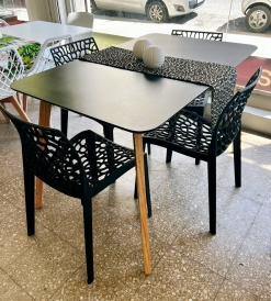 Juego Mesa Nórdica Negra 1.30 x 0.80 + 4 Sillas Mikonos Negras