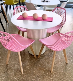 Juego Mesa Circle Blanca 0.90 diam. + 4 Sillas Nova Tulip Rosas