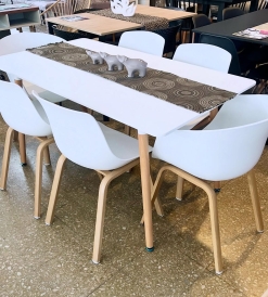 Juego Mesa Eames Laqueada Blanca 1.40 x 0.80 + 4 Sillas Wave Blancas + 2 Sillones Nova Wave Blancas