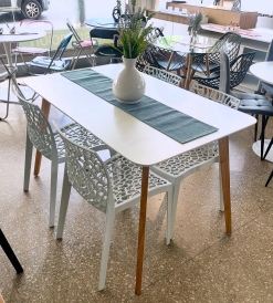 Juego Mesa Nórdica Blanca 1.30 x 0.80 + 4 Sillas Mikonos Blancas