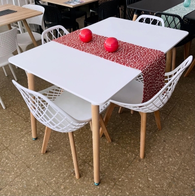 Juego Mesa Eames Laqueada Blanca 1.20 x 0.80 + 4 Sillas Nova Tulip Blancas