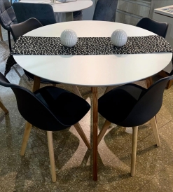 Juego Mesa Nórdica Blanca 1.10 diam. + 4 Sillas Tulip Negras