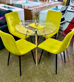 Juego Mesa Eames Vidrio 0.80 diam. + 4 Sillas Venecia Pana Mustard