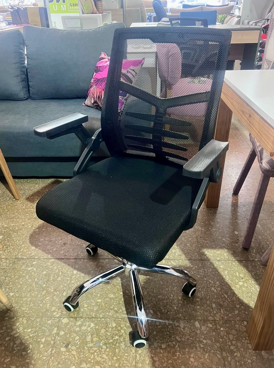 Sillón Oficina Ejecutivo Bajo Negro Apoyabrazo Corto