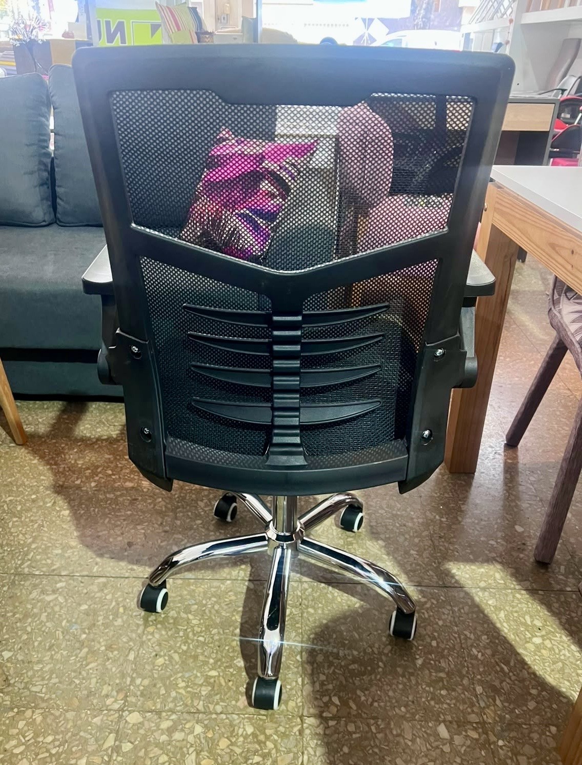 Sillón Oficina Ejecutivo Bajo Negro Apoyabrazo Corto - Imagen 2