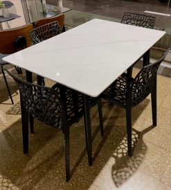 Juego Mesa Fija Neolith 1.20 x 0.80 + 4 Sillas Mikonos Negras