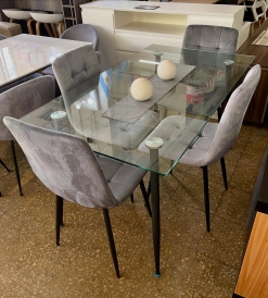 Juego Mesa Venecia Vidrio 1.40 x 0.80 + 4 Sillas Venecia Pana Grey