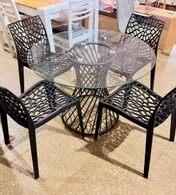 Juego Mesa Praga Vidrio 1.00 diam. + 4 Sillas Mikonos Negras