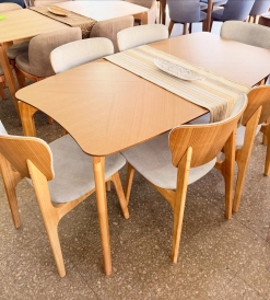 Juego Mesa Lagom 1.60 x 0.90 + 6 Sillas Saarinen Panalty Beige