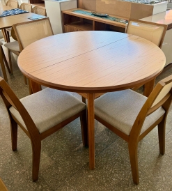 Juego Mesa Extensible Redonda Paraíso 1.20 a 1.60 + 4 Sillas Bali Esterilla Lino Sepia