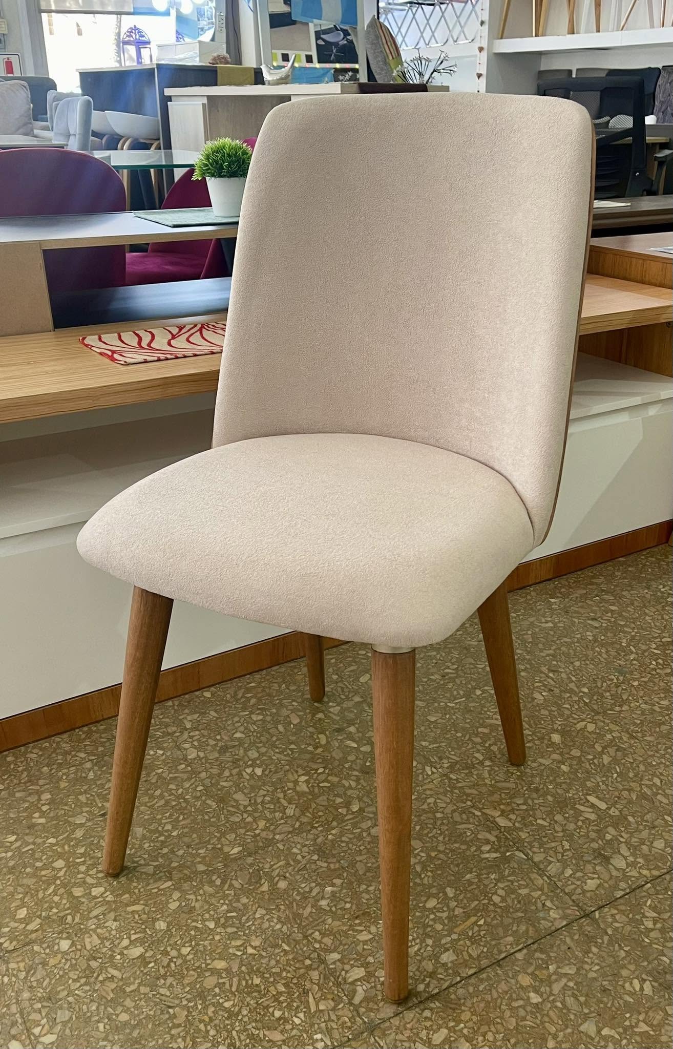 Juego Mesa Donatella Off White con Vidrio 1.60 x 0.90 + 6 Sillas Donatella Boucle Beige/Talampaya Suela - Imagen 4