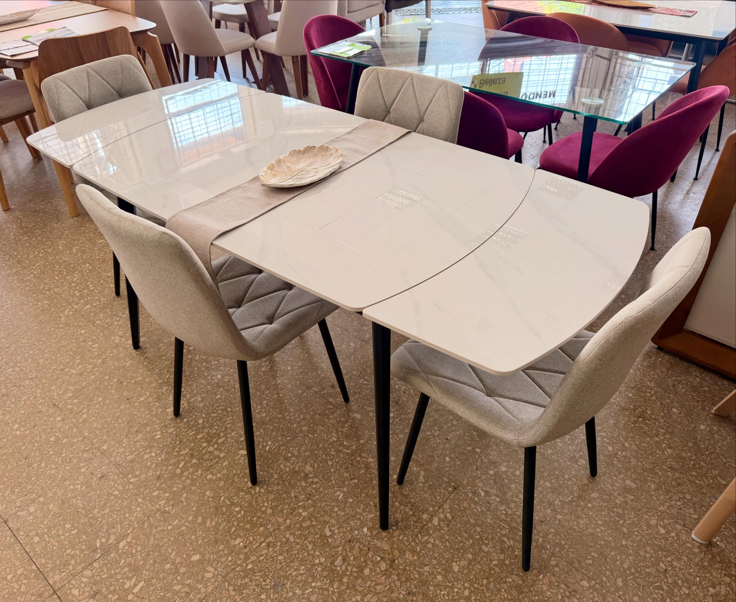 Juego Mesa Extensible Neolith 1.20 x 0.80 a 1.50 a 1.80 + 4 Sillas Venecia Rombo Lino Sepia - Imagen 3