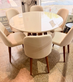 Juego Mesa Sevilla Off White con Vidrio 1.15 diam. + 6 Sillas Harmony Lino Natural